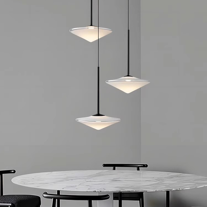 Desk Setup White - Modern Uçan daire Cam Kolye Işıkları
