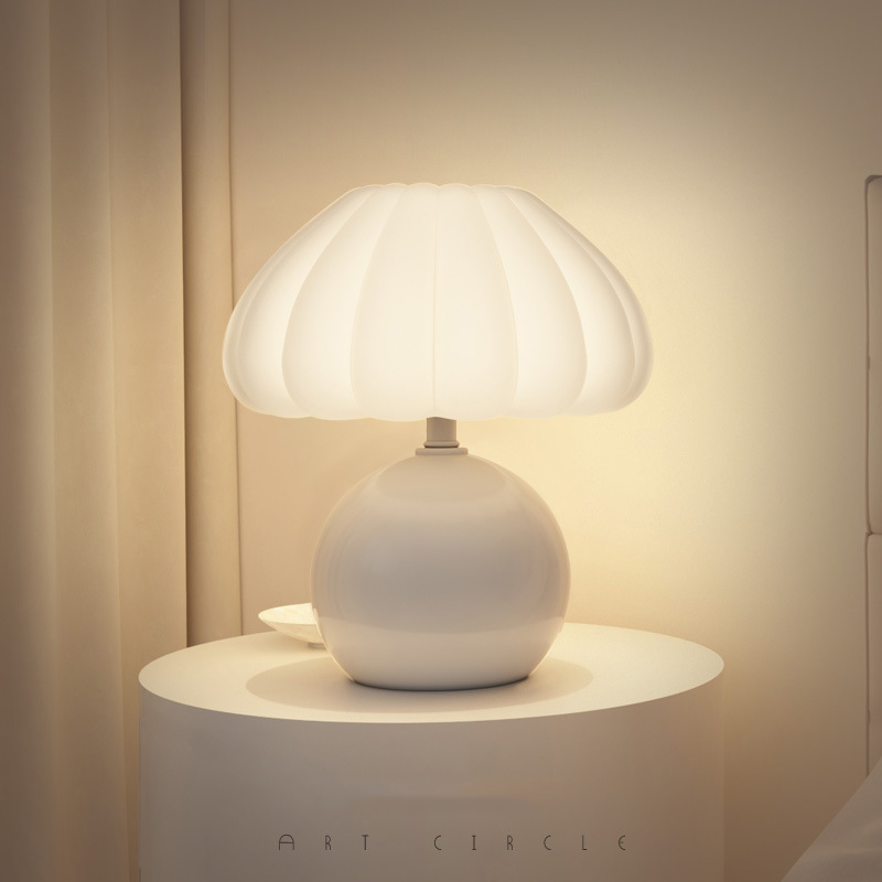 Desk Setup White - Krem tarzı başucu masa lambası fransız